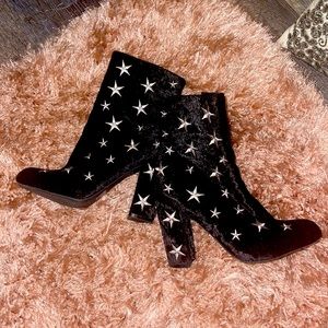 Wild Diva Star Detail Ankle Velour Boots Black/White
